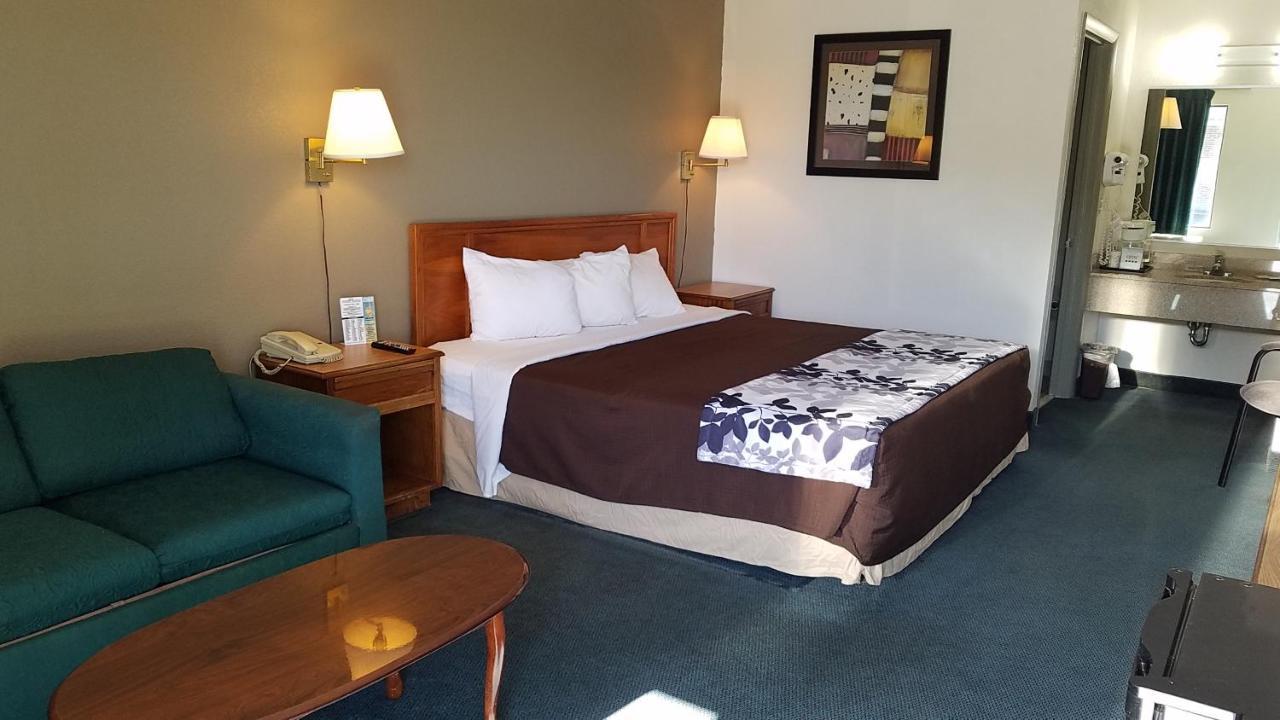 Travelers Inn & Suites Съмтър Екстериор снимка