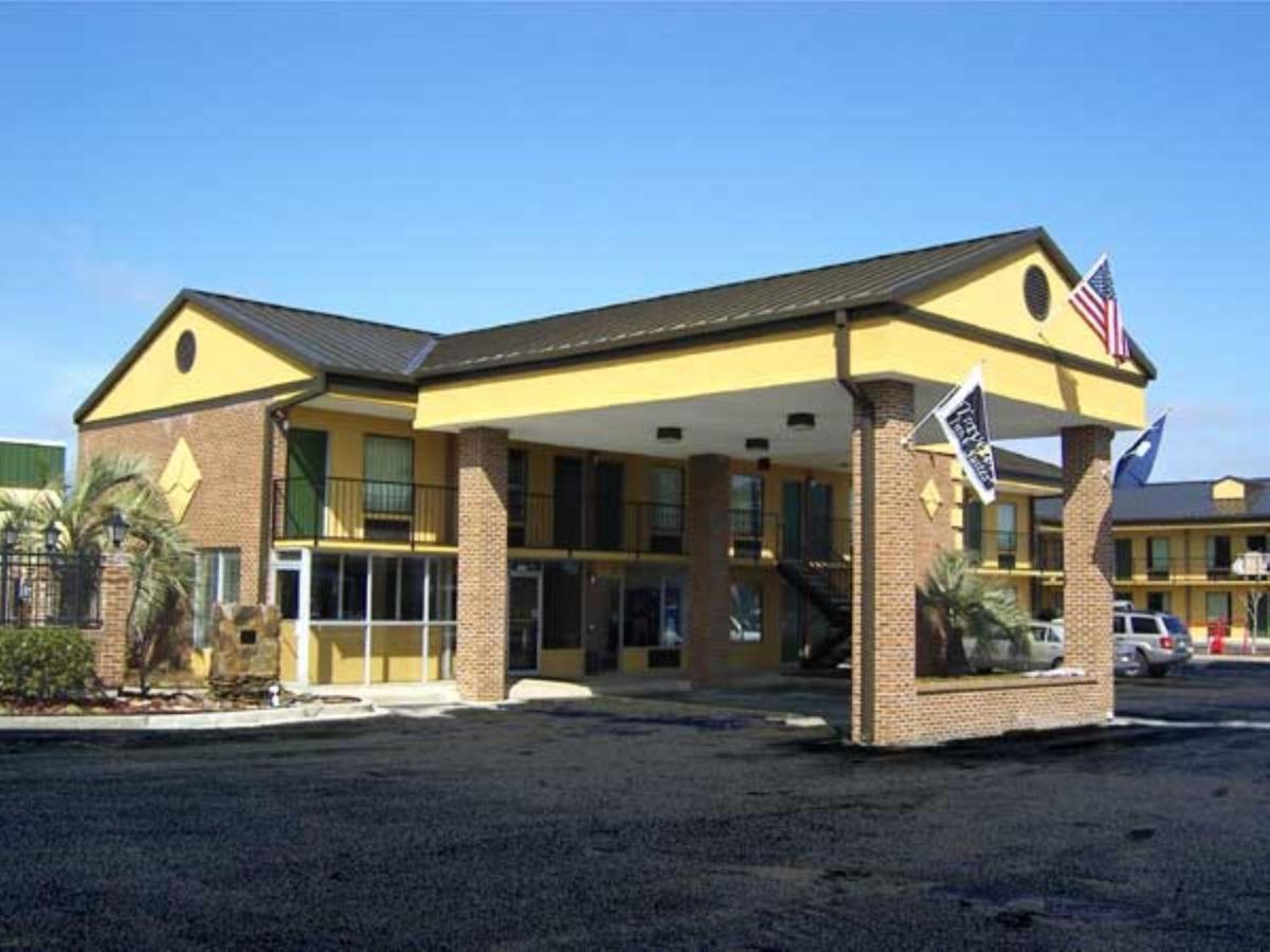 Travelers Inn & Suites Съмтър Екстериор снимка