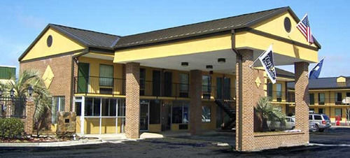 Travelers Inn & Suites Съмтър Екстериор снимка
